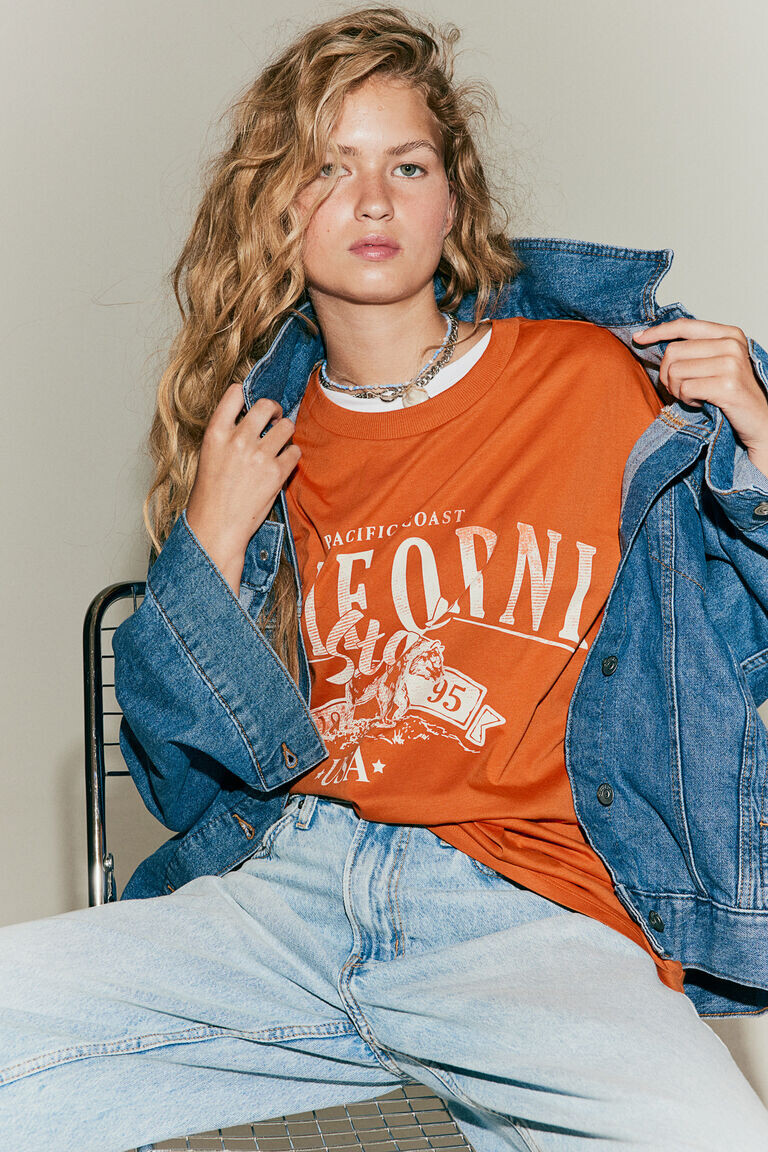 Футболка оверсайз с принтом H&M, оранжевый
Футболка оверсайз с принтом H&M, оранжевый