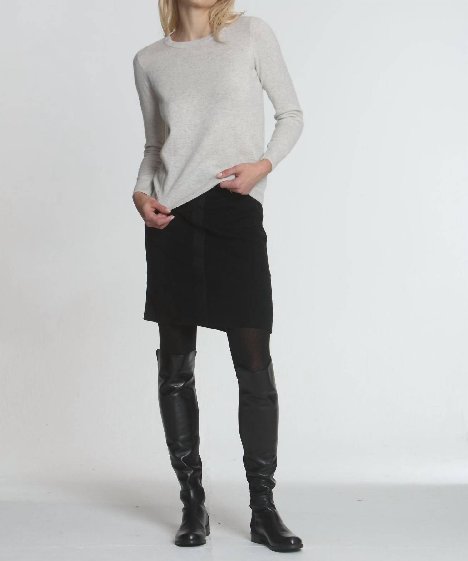 Женская вязаная юбка Haley в черном/угольном цвете LABEL+thread
Женская вязаная юбка Haley в черном/угольном цвете LABEL+thread