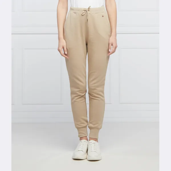 Спортивные брюки стандартного кроя Tommy Hilfiger, бежевый
Спортивные брюки стандартного кроя Tommy Hilfiger, бежевый