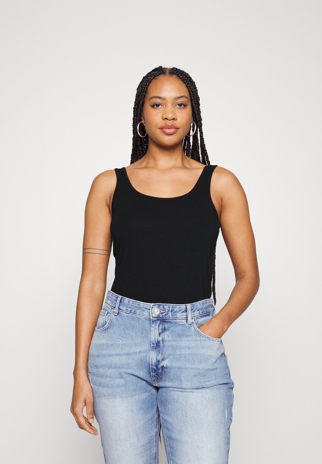 Топ ONLY Carmakoma, черный
Топ ONLY Carmakoma, черный