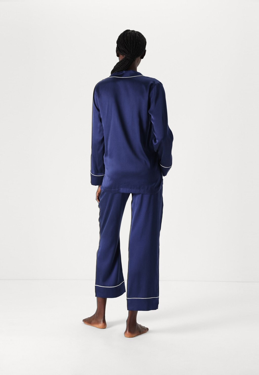 Пижамный комплект HERITAGE LONG SLEEVE Polo Ralph Lauren, темно-синий 
Пижамный комплект HERITAGE LONG SLEEVE Polo Ralph Lauren, темно-синий