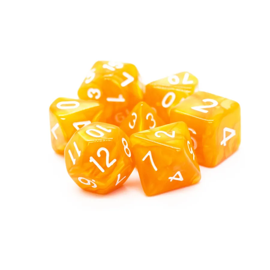 Поли-комплект Оранжевый с белым (7), Acrylic-Resin Dice - Pearl Drop
Поли-комплект Оранжевый с белым (7), Acrylic-Resin Dice - Pearl Drop