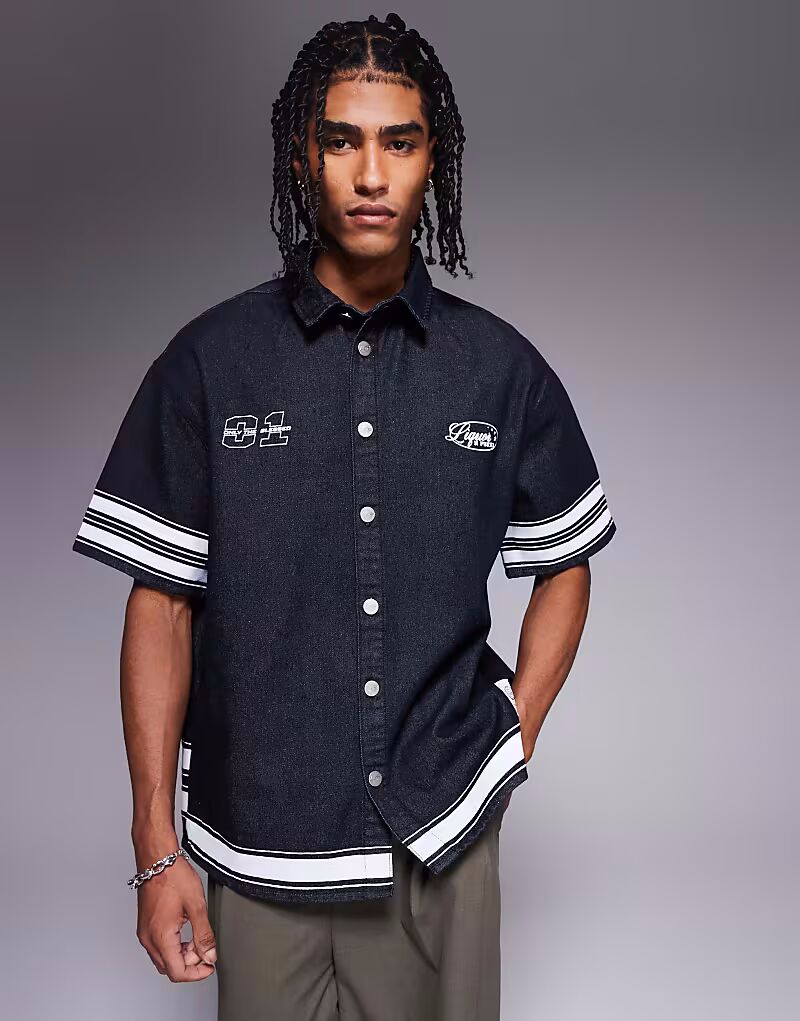 Liquor N Poker - свободная рубашка из необработанного денима в стиле колледжа
Liquor N Poker - свободная рубашка из необработанного денима в стиле колледжа