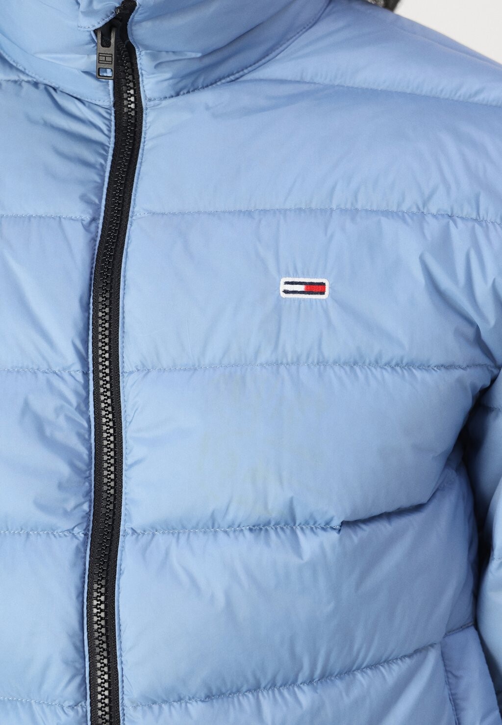 Пуховик JACKET Tommy Jeans, черный
Пуховик JACKET Tommy Jeans, черный