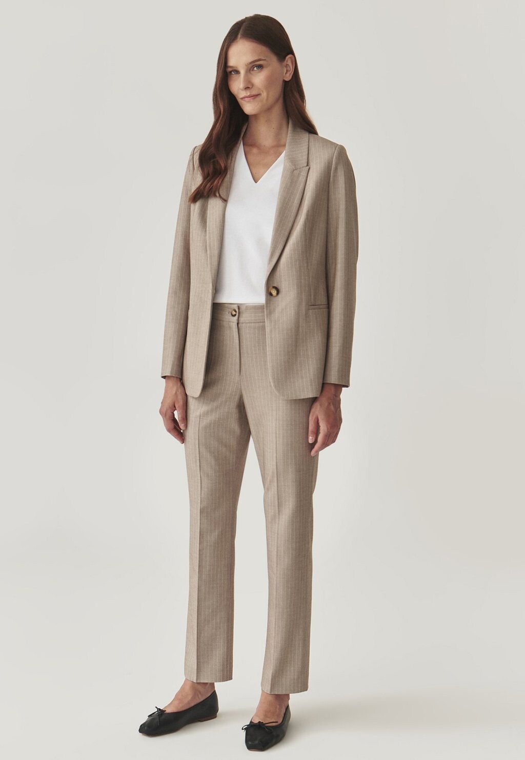 Блейзер REMELIKA TATUUM, светло-серый
Блейзер REMELIKA TATUUM, светло-серый