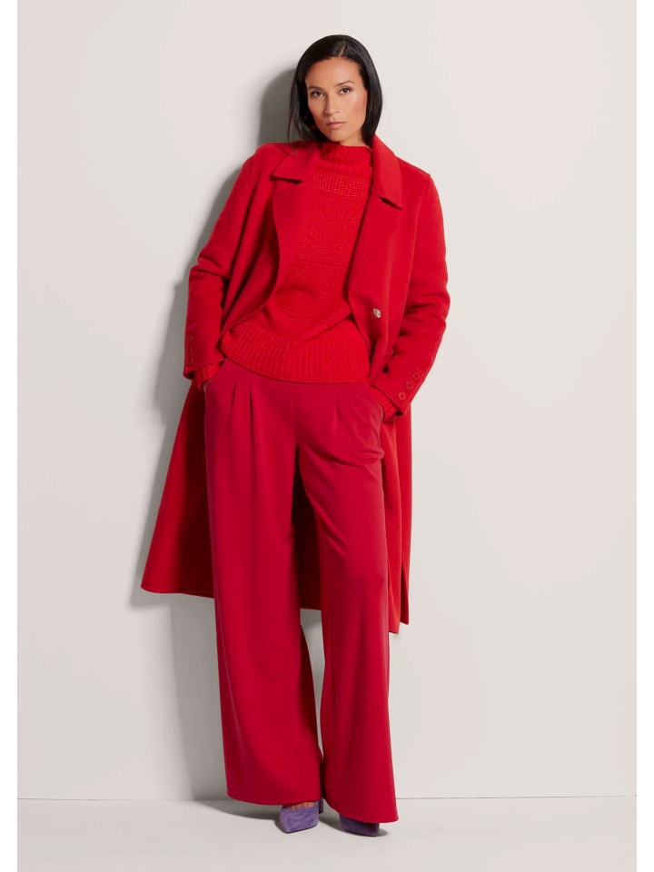 MADELEINE Двустороннее кашемировое пальто красного цвета
MADELEINE Двустороннее кашемировое пальто красного цвета