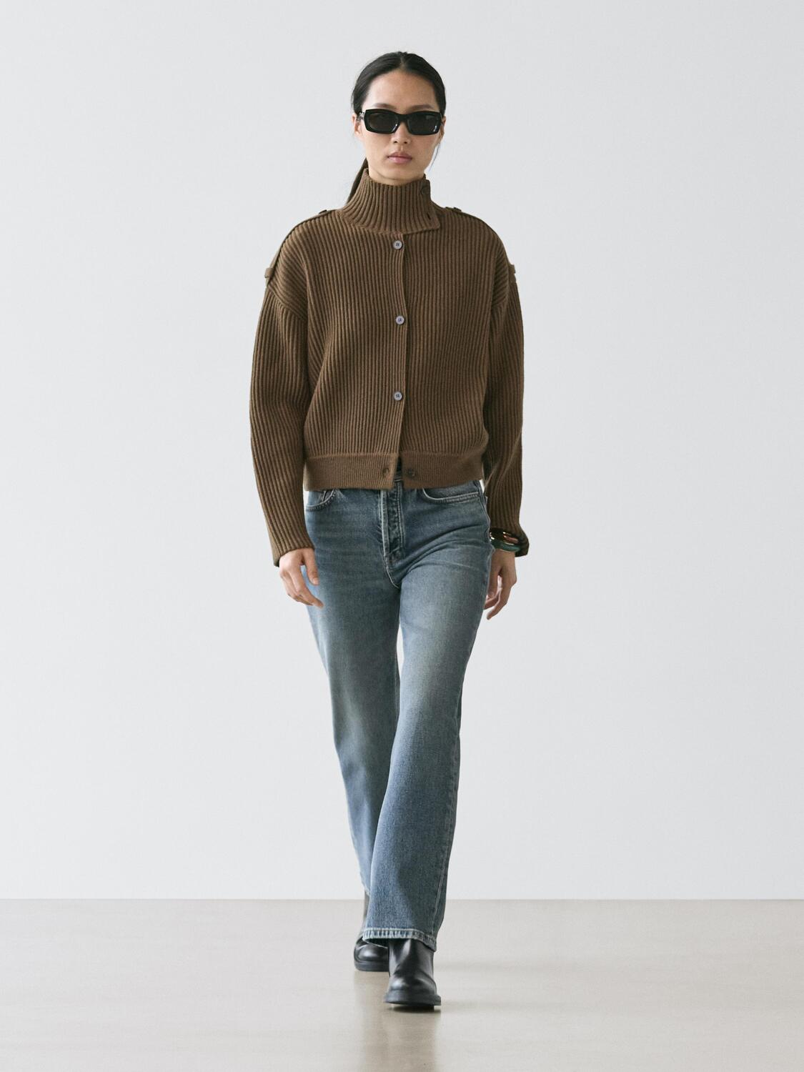 Шерстяной вязаный кардиган с декоративными пуговицами Massimo Dutti, khaki
Шерстяной вязаный кардиган с декоративными пуговицами Massimo Dutti, khaki