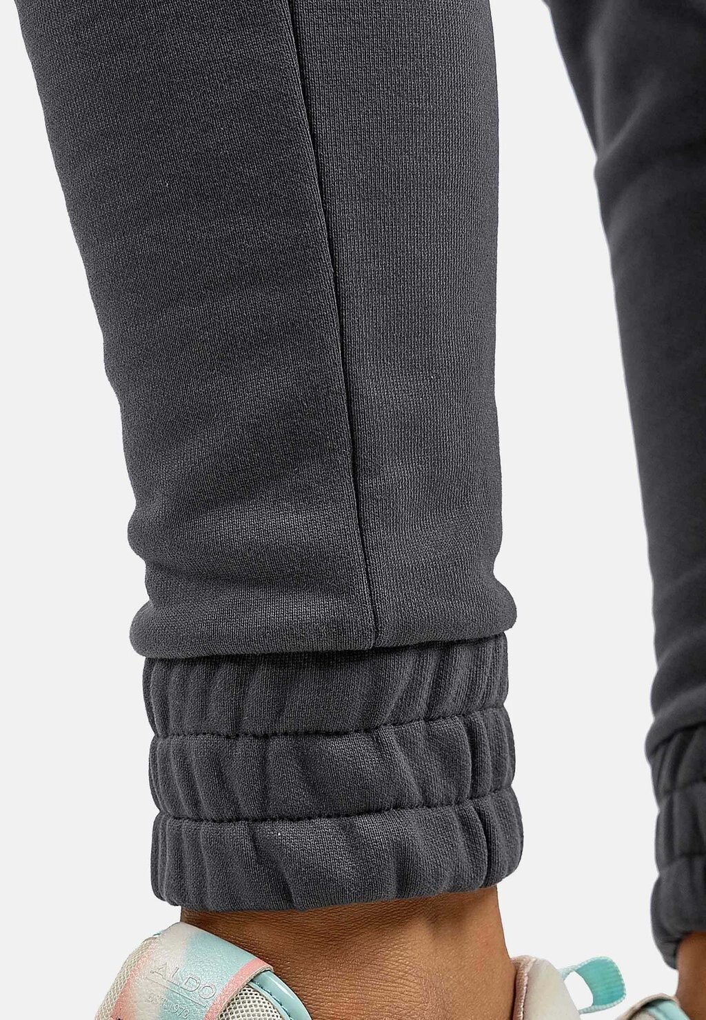 Спортивные брюки JOGGING Reichstadt, антрацит
Спортивные брюки JOGGING Reichstadt, антрацит