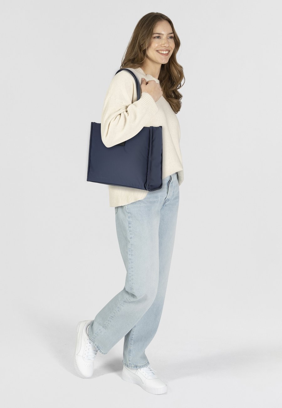 Сумка TOM TAILOR TTPATTI L, Dark Blue/Blue
Сумка TOM TAILOR TTPATTI L, Dark Blue/Blue