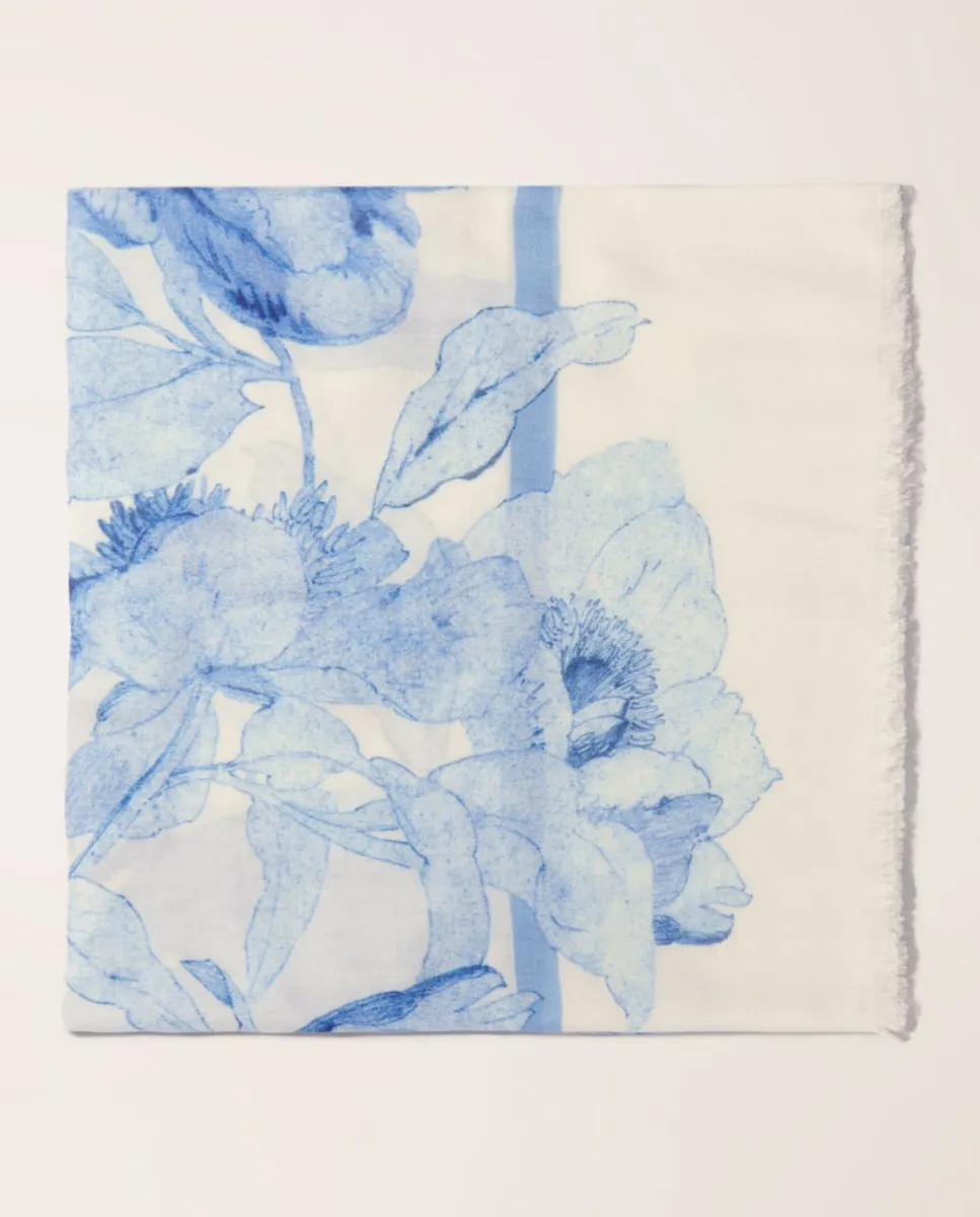 Женская шаль с акварельной тематикой 140x140 Maje, синий
Женская шаль с акварельной тематикой 140x140 Maje, синий