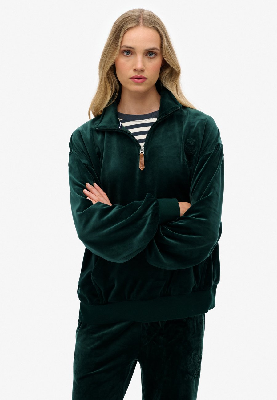 Толстовка Superdry & Co COUNTRY QUARTER , Enamel Green/Green
Толстовка Superdry & Co COUNTRY QUARTER , Enamel Green/Green
