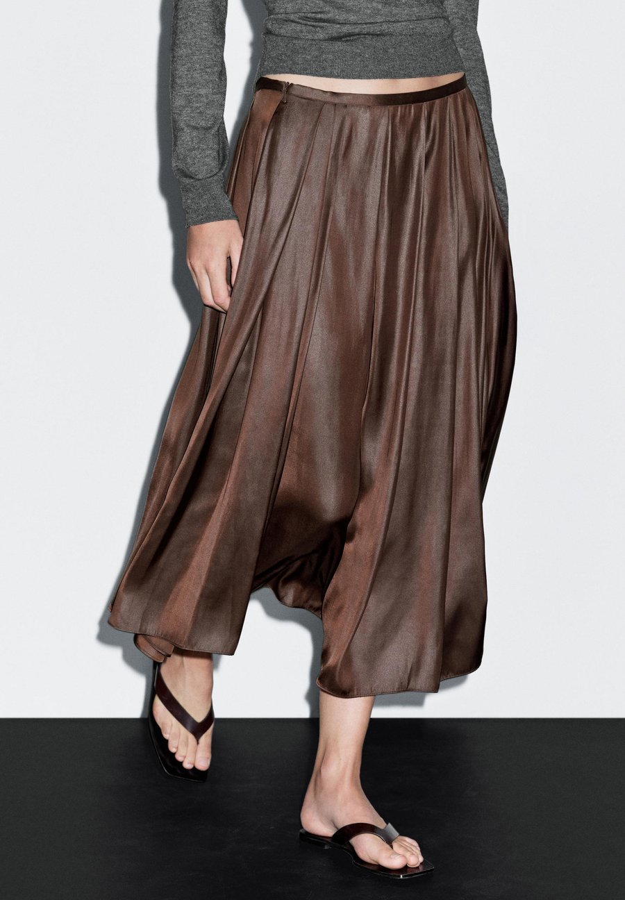 Юбка Massimo Dutti PLEATED MIDI, Mottled Dark Brown
Юбка Massimo Dutti PLEATED MIDI, Mottled Dark Brown