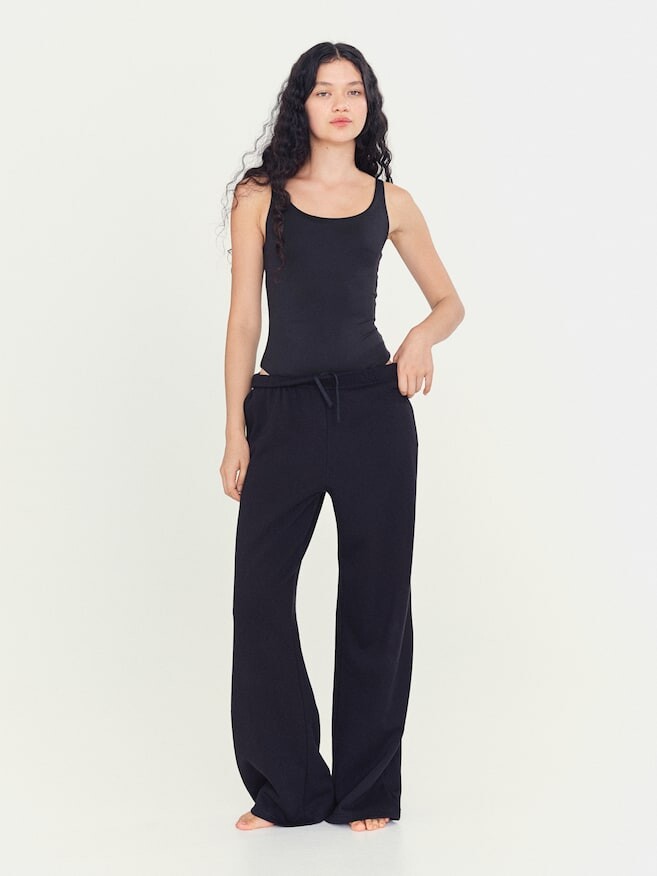 Боди спортивных стрингов из материала Softmove H&M, черный
Боди спортивных стрингов из материала Softmove H&M, черный