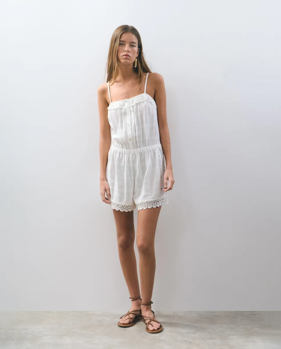 Женский короткий топ с бретелями и вышивкой Brownie, белый
Женский короткий топ с бретелями и вышивкой Brownie, белый