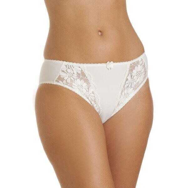 Комплект из трех кружевных трусов в классическом стиле Camille, белый
Комплект из трех кружевных трусов в классическом стиле Camille, белый