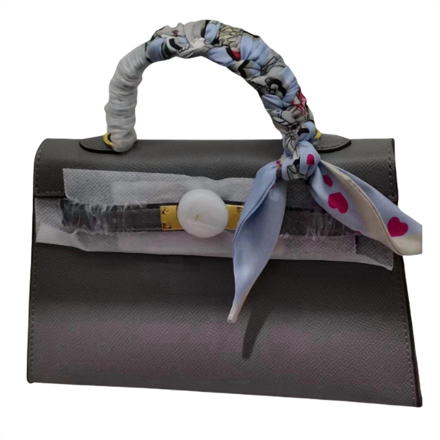 Гламурная мини-сумочка Signature в угольно-сером цвете Glam Collections, серый
Гламурная мини-сумочка Signature в угольно-сером цвете Glam Collections, серый