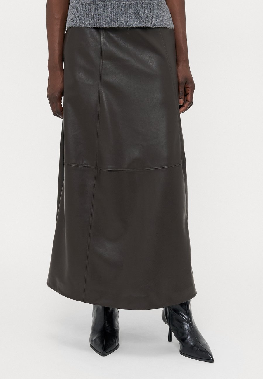 Юбка Vero Moda Tall VMOLIVE ANKLE SKIRT, Chocolate Torte/Dark Brown
Юбка Vero Moda Tall VMOLIVE ANKLE SKIRT, Chocolate Torte/Dark Brown