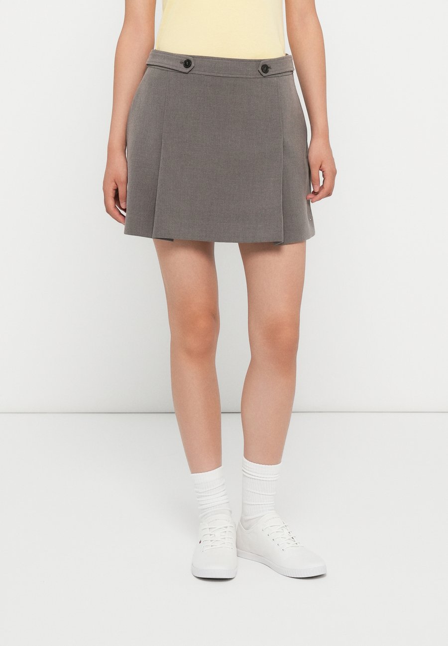 Юбка Tommy Hilfiger PUNTO MINI SKIRT, Heather Taupe/Camel
Юбка Tommy Hilfiger PUNTO MINI SKIRT, Heather Taupe/Camel