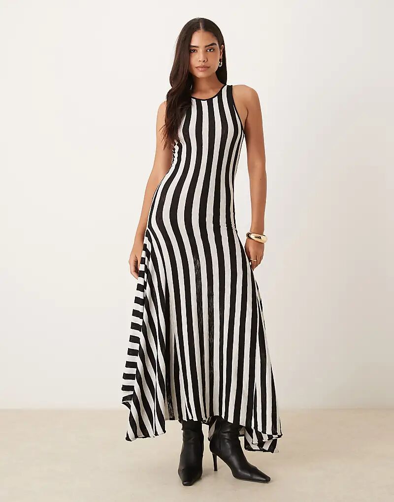 Платье макси Mango Racer в черно-белую полоску
Платье макси Mango Racer в черно-белую полоску