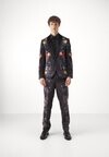 Костюм MOTHRA SUIT Twisted Tailor, черный
Костюм MOTHRA SUIT Twisted Tailor, черный