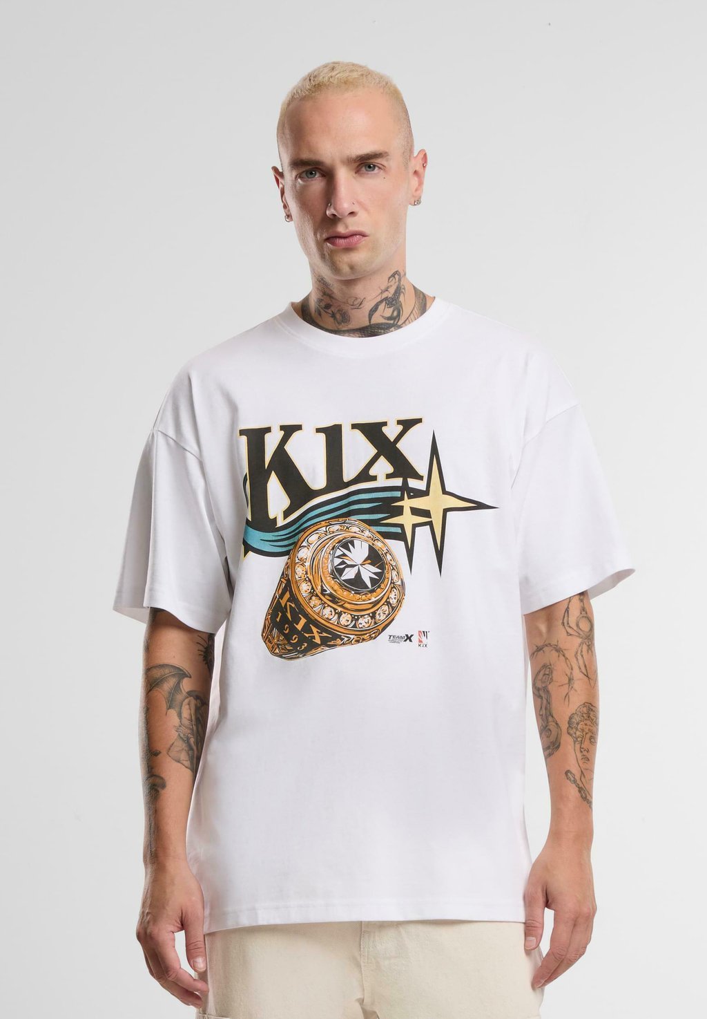 Футболка с принтом STARS RING K1X, белый
Футболка с принтом STARS RING K1X, белый