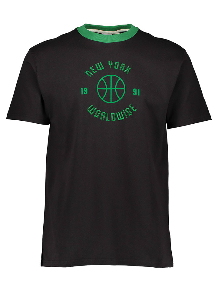 Футболка Puma, цвет schwarz/grün
Футболка Puma, цвет schwarz/grün