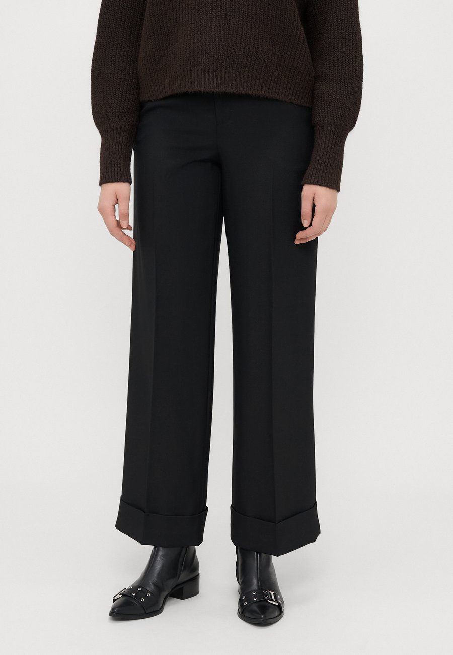 Брюки Gina Tricot Tall MID WAIST WIDE TROUSERS, Black
Брюки Gina Tricot Tall MID WAIST WIDE TROUSERS, Black