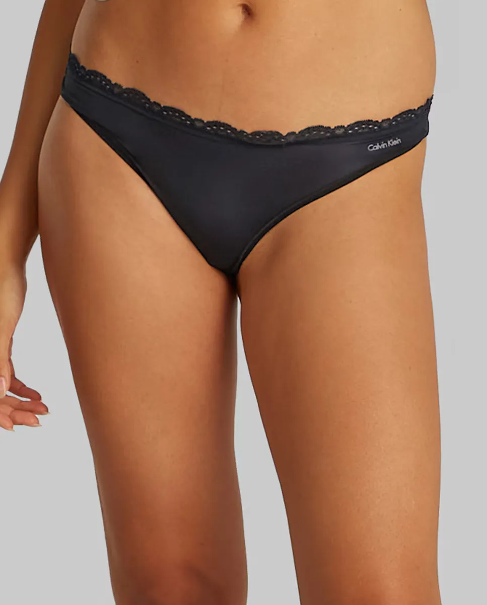 Стринги MF STRETCH W LACE Calvin Klein, чёрный
Стринги MF STRETCH W LACE Calvin Klein, чёрный