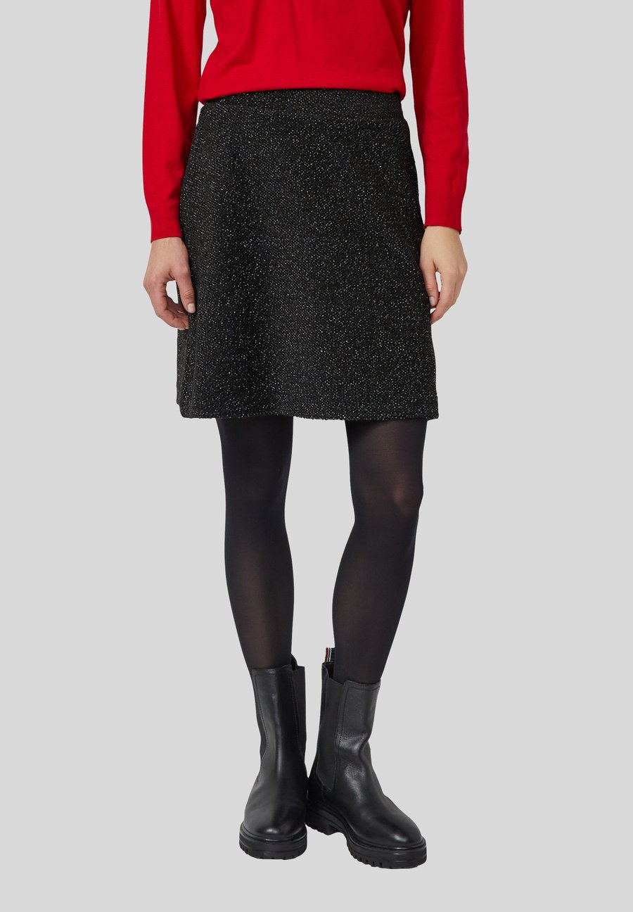 Юбка s.Oliver A-line skirt, Schwarz/Black
Юбка s.Oliver A-line skirt, Schwarz/Black