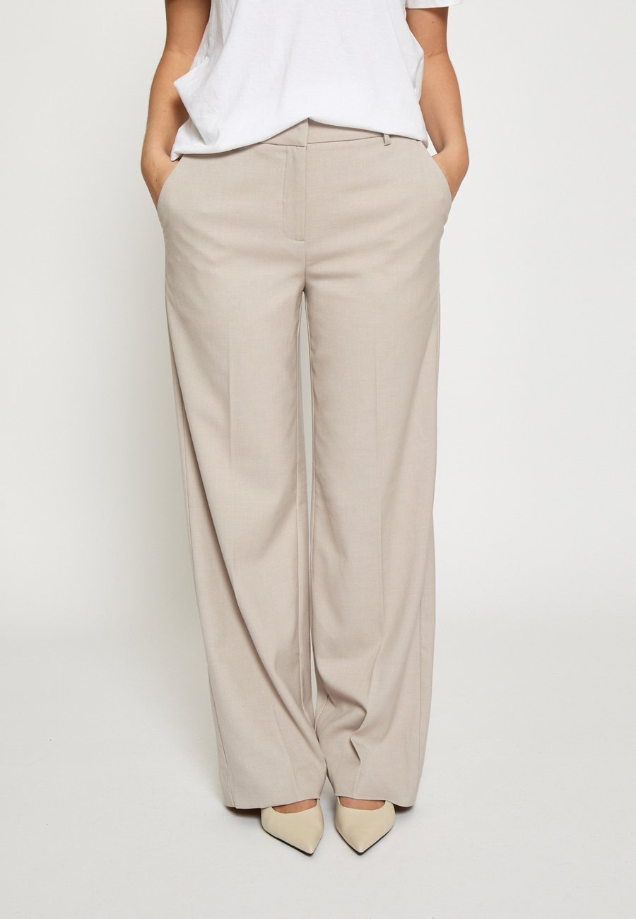 Брюки Minus ELVERA MID WAIST , String Grey/Grey
Брюки Minus ELVERA MID WAIST , String Grey/Grey