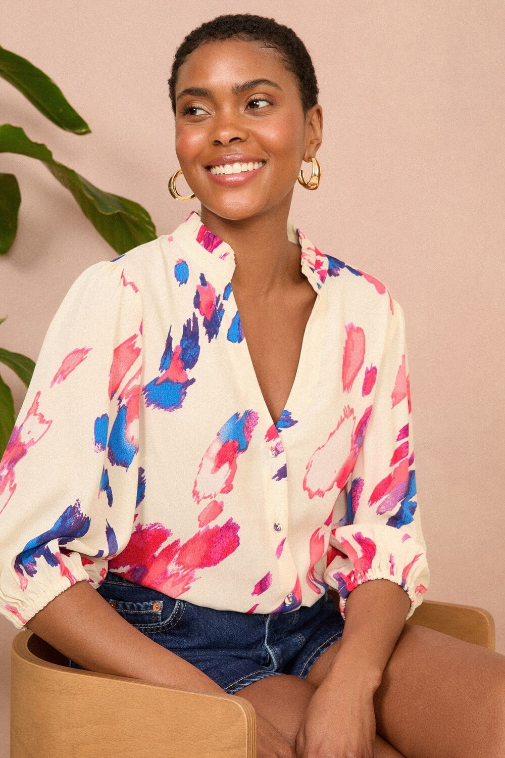 Блузка с v образным вырезом, рукавом 3/4, застежкой на пуговицы Love & Roses, белый
Блузка с v образным вырезом, рукавом 3/4, застежкой на пуговицы Love & Roses, белый