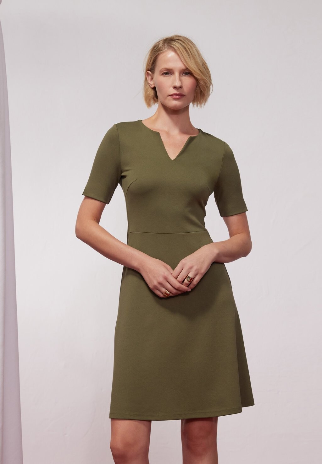 Платье из джерси Anna Field, хаки
Платье из джерси Anna Field, хаки