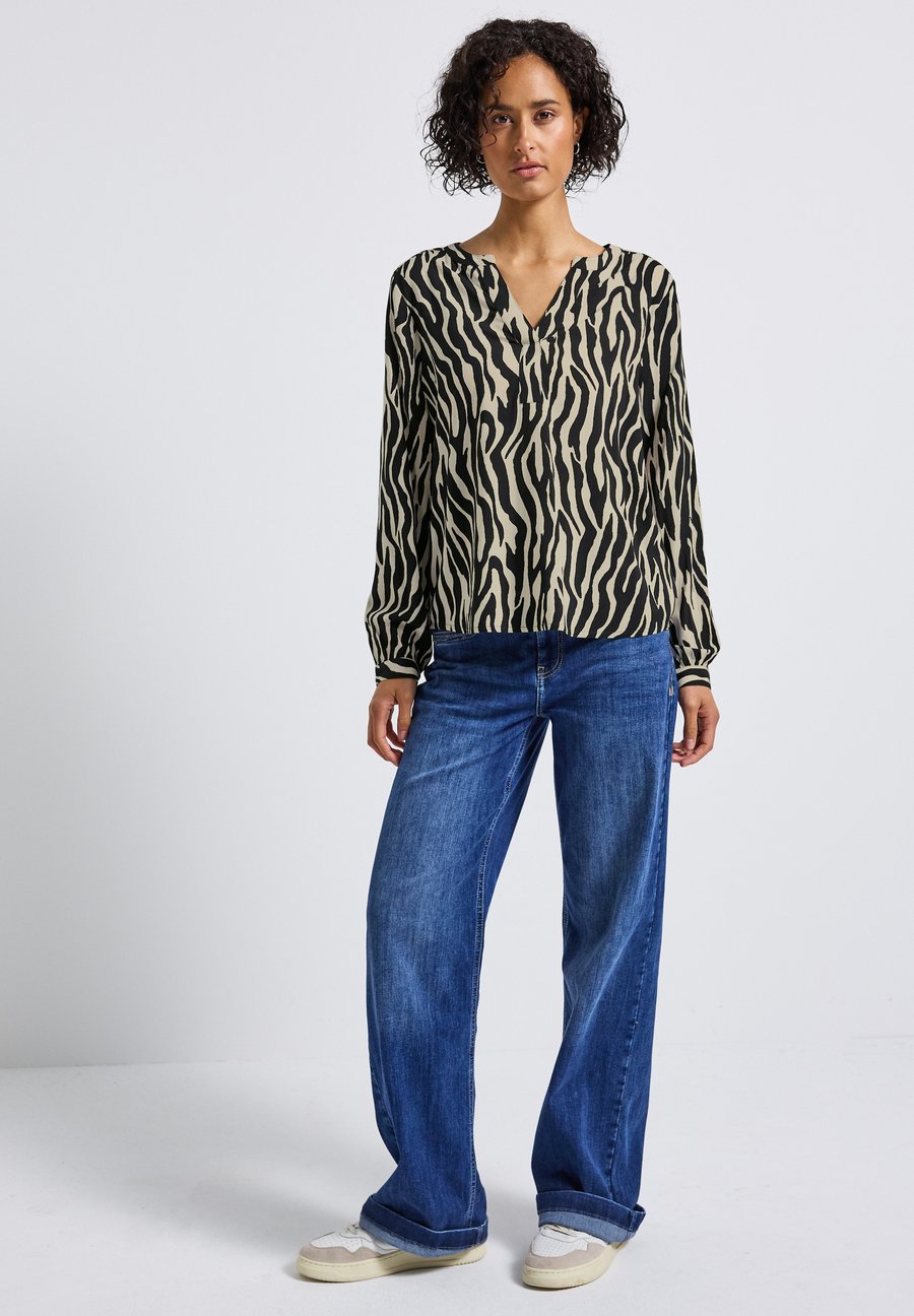 Блуза Street One GEMUSTERTE, Schwarz/Black
Блуза Street One GEMUSTERTE, Schwarz/Black