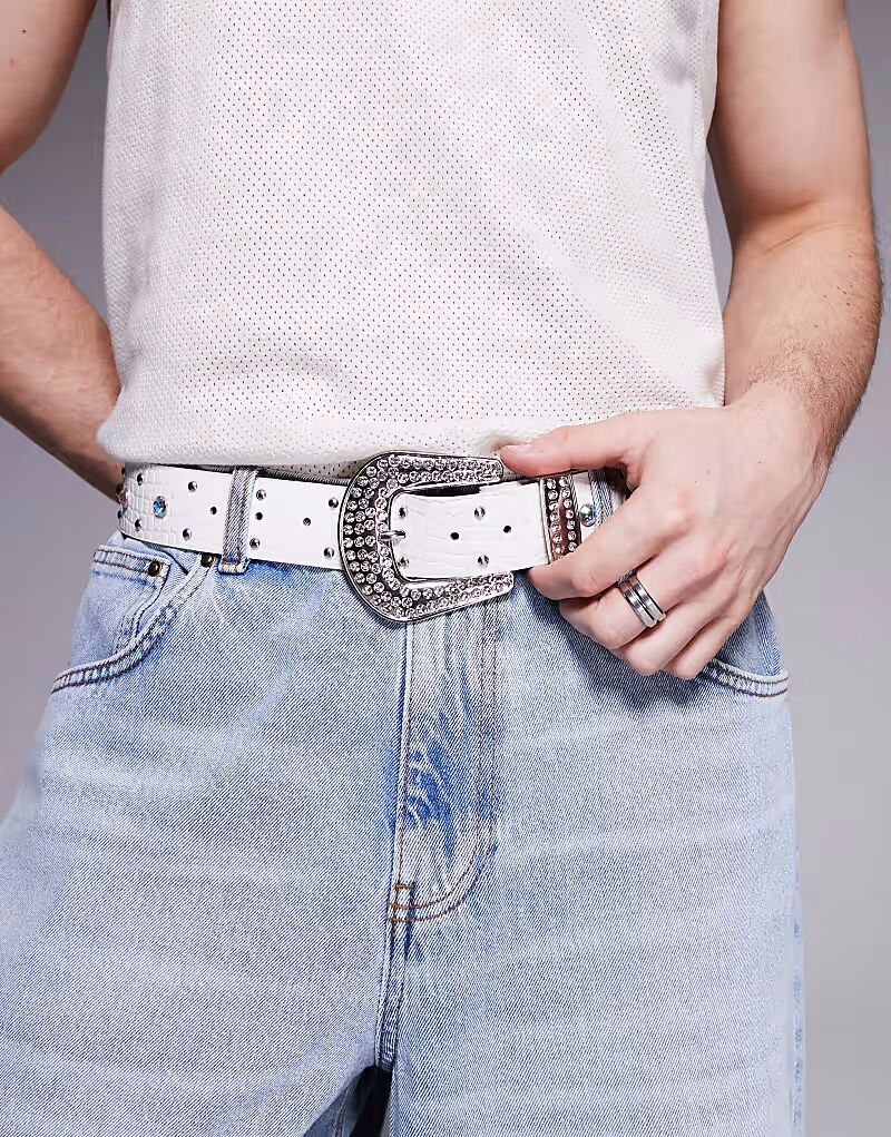 Ремень в стиле вестерн ASOS DESIGN из белой искусственной кожи с имитацией крокодиловой кожи с кристаллами
Ремень в стиле вестерн ASOS DESIGN из белой искусственной кожи с имитацией крокодиловой кожи с кристаллами