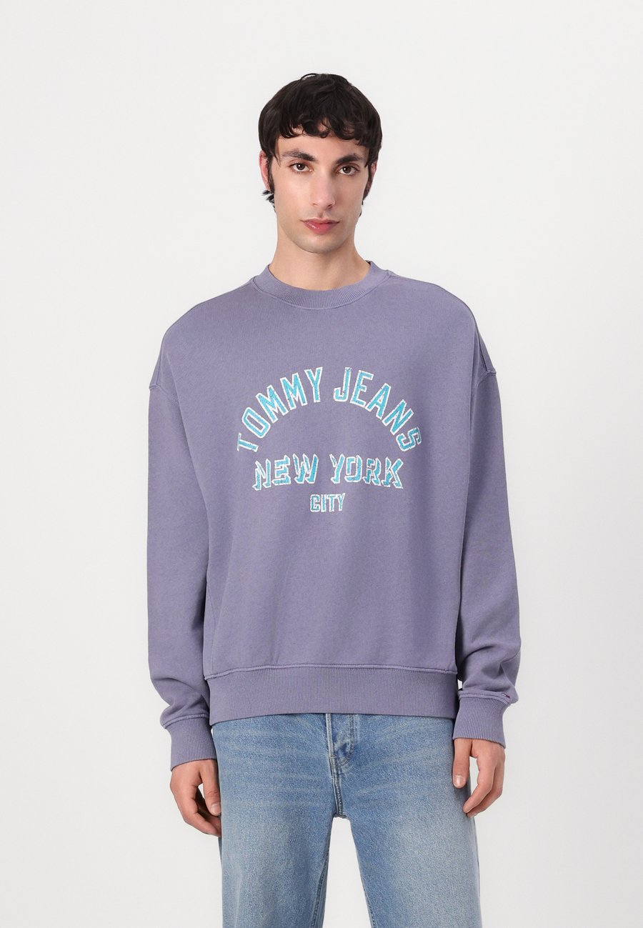 Толстовка Tommy Jeans OVERDYED , Washed Blue/Dark Blue
Толстовка Tommy Jeans OVERDYED , Washed Blue/Dark Blue