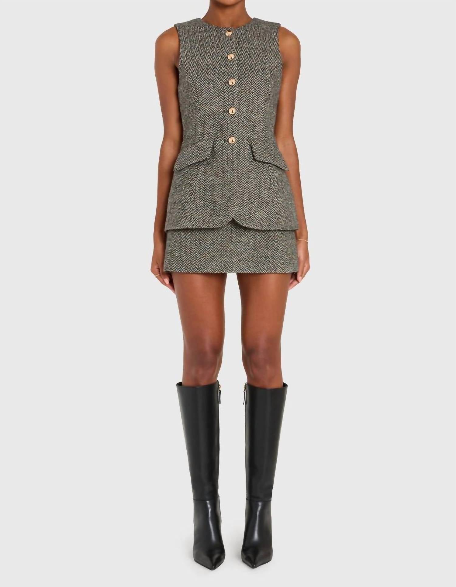 Amanda Uprichard Комбинезон Серены в черную клетку
Amanda Uprichard Комбинезон Серены в черную клетку