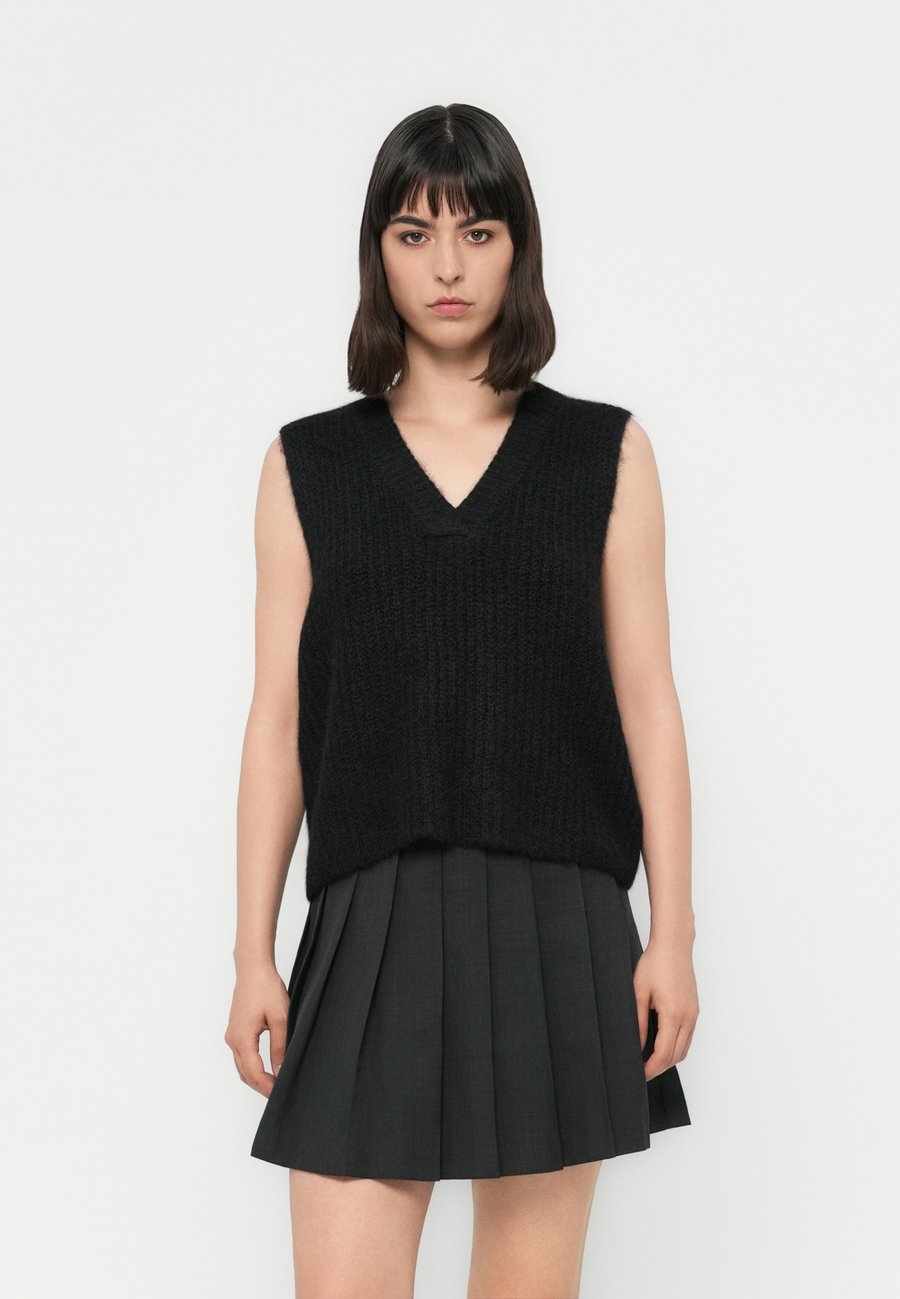 Джемпер Vero Moda VMNOVAH V NECK VEST, Black
Джемпер Vero Moda VMNOVAH V NECK VEST, Black