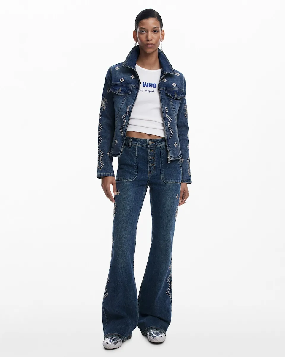 Женская джинсовая куртка с вышивкой Desigual, синий
Женская джинсовая куртка с вышивкой Desigual, синий