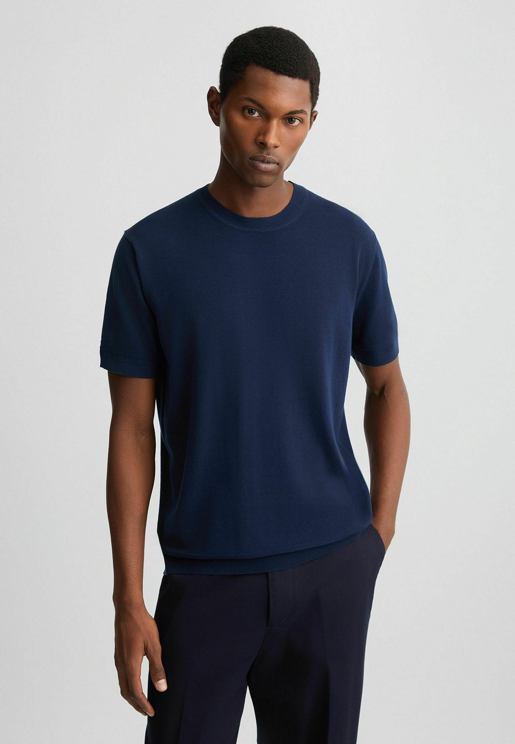 Базовая футболка LIU JO, синий
Базовая футболка LIU JO, синий