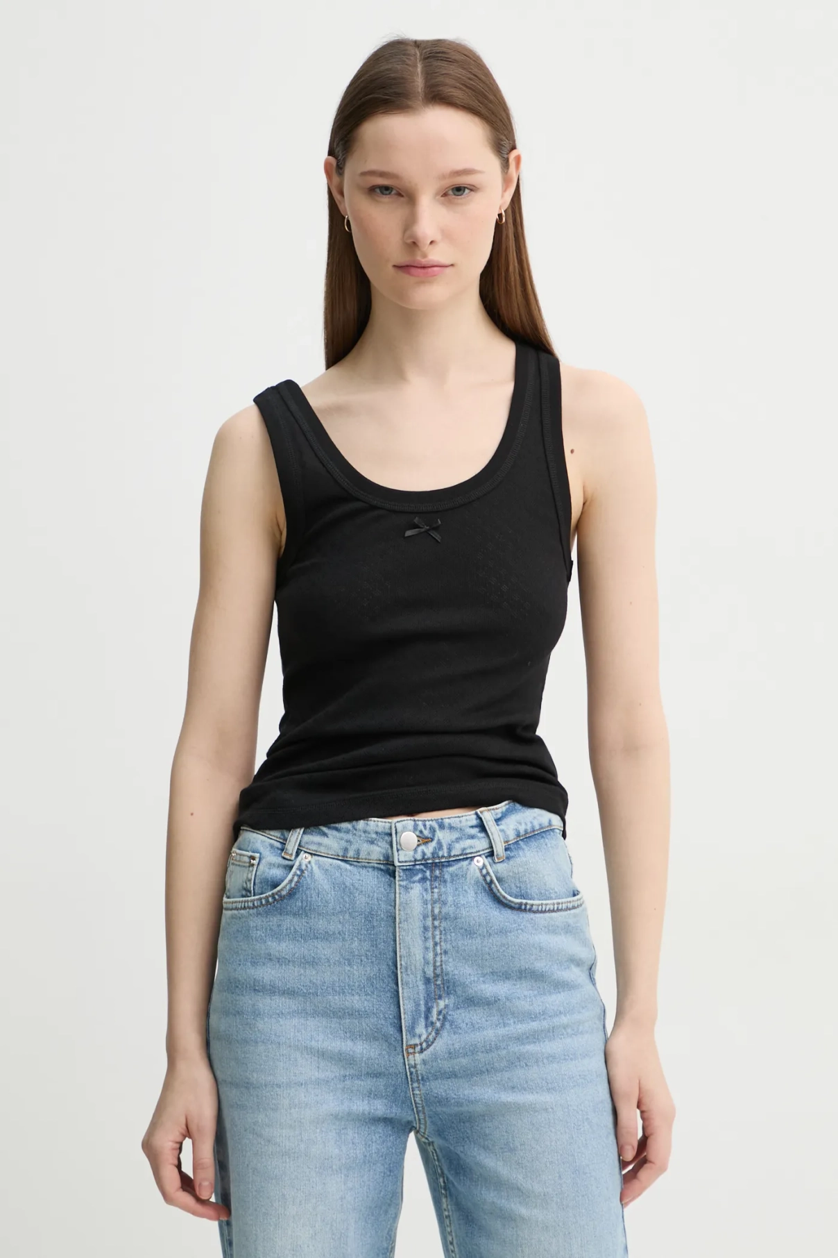 Хлопковый топ Hunter Herskind, черный
Хлопковый топ Hunter Herskind, черный