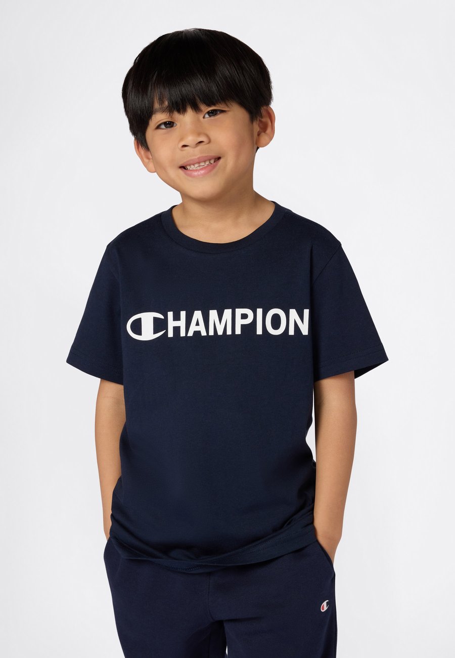 Футболка Champion GRAPHIC CREW NECK UNISEX, Dark Blue
Футболка Champion GRAPHIC CREW NECK UNISEX, Dark Blue