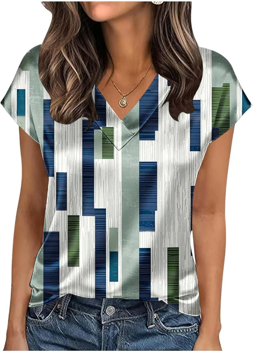 Женская блузка из шелкового сатина с цветочным принтом и V-образным вырезом
Женская блузка из шелкового сатина с цветочным принтом и V-образным вырезом