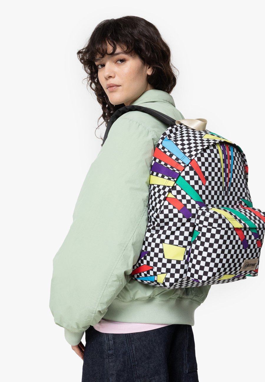 Рюкзак Eastpak DAY, Chex Flex/Black
Рюкзак Eastpak DAY, Chex Flex/Black