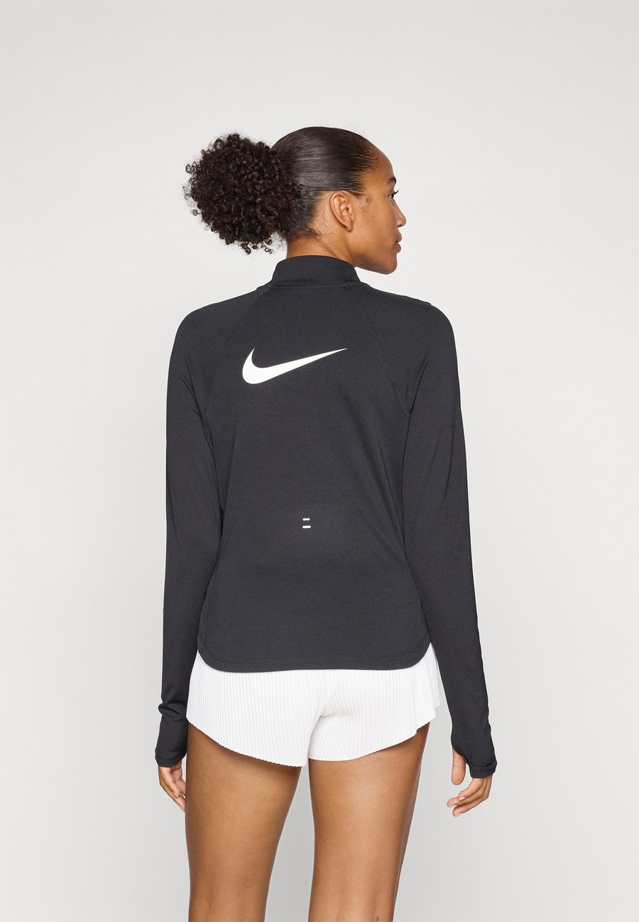 Топ Nike Performance TEMPO TOP, Black/White/Black
Топ Nike Performance TEMPO TOP, Black/White/Black
