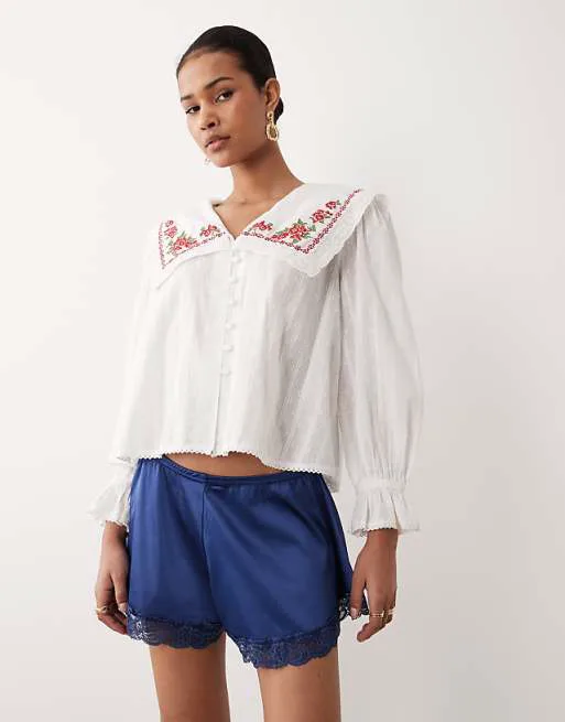 Белая блузка с вышивкой Nothing's Child Eloise
Белая блузка с вышивкой Nothing's Child Eloise