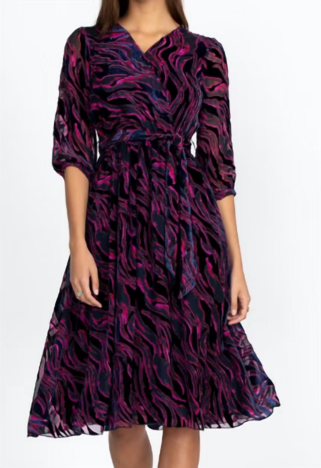 Платье Tavi Midi в разноцветном принте Johnny Was, мультиколор
Платье Tavi Midi в разноцветном принте Johnny Was, мультиколор