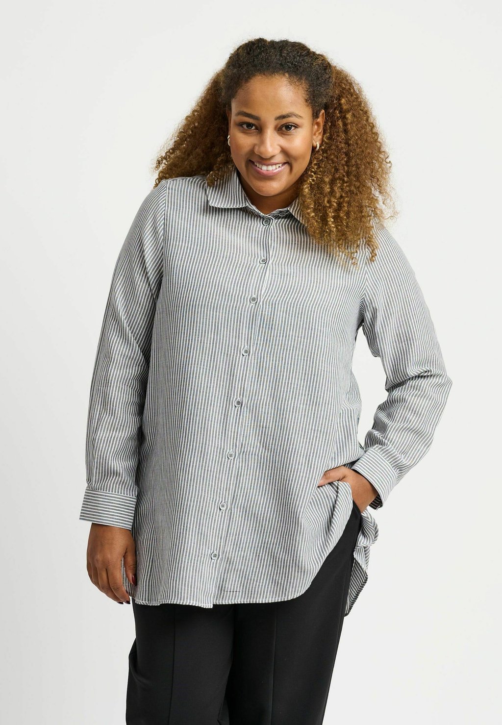 Рубашка LALORIAN Pont Neuf, темно-синий
Рубашка LALORIAN Pont Neuf, темно-синий