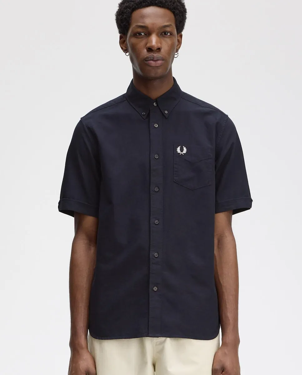 Мужская оксфордская рубашка с коротким рукавом и карманом Fred Perry, темно-синий
Мужская оксфордская рубашка с коротким рукавом и карманом Fred Perry, темно-синий