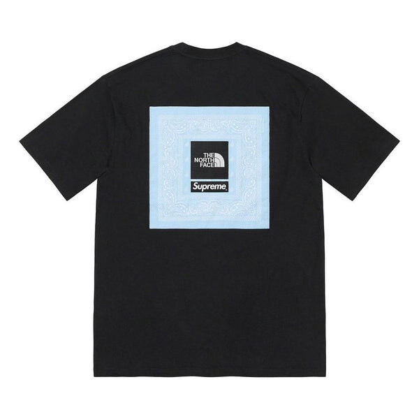 Футболка Supreme SS22 Week 16 x The North Face Bandana Tee Logo Tee, мультиколор
Футболка Supreme SS22 Week 16 x The North Face Bandana Tee Logo Tee, мультиколор