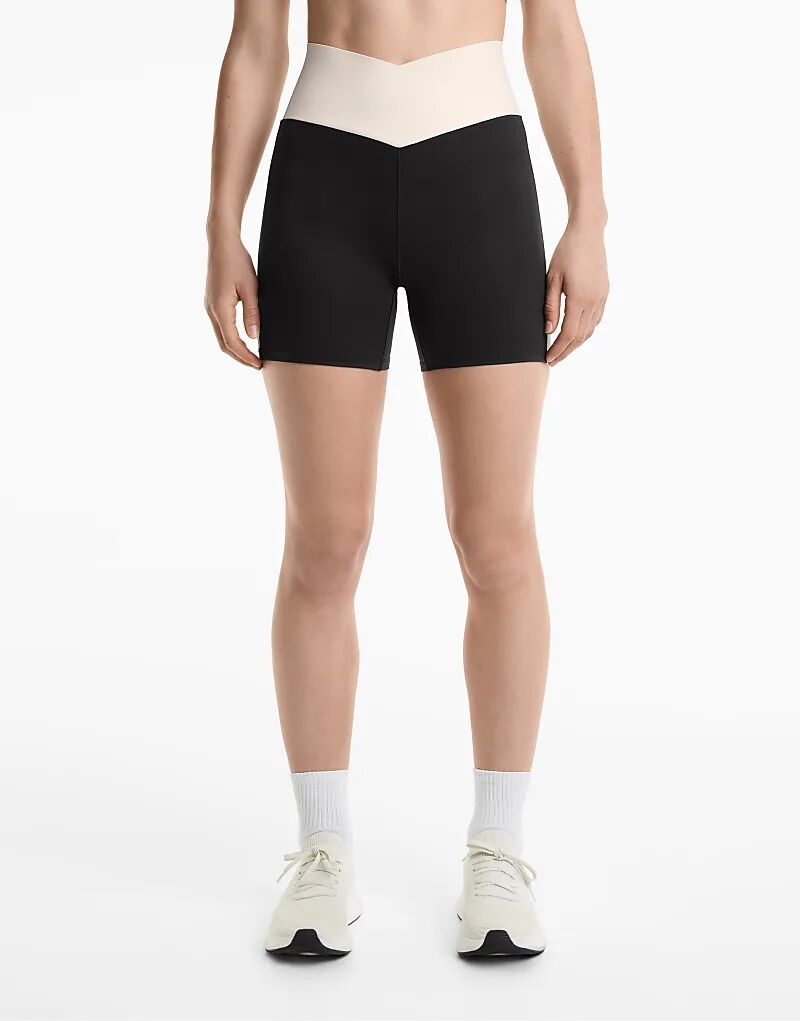 Леггинсы Oysho Perfect-adapt с высокой талией 10 см и V-образным вырезом на талии, черного цвета
Леггинсы Oysho Perfect-adapt с высокой талией 10 см и V-образным вырезом на талии, черного цвета